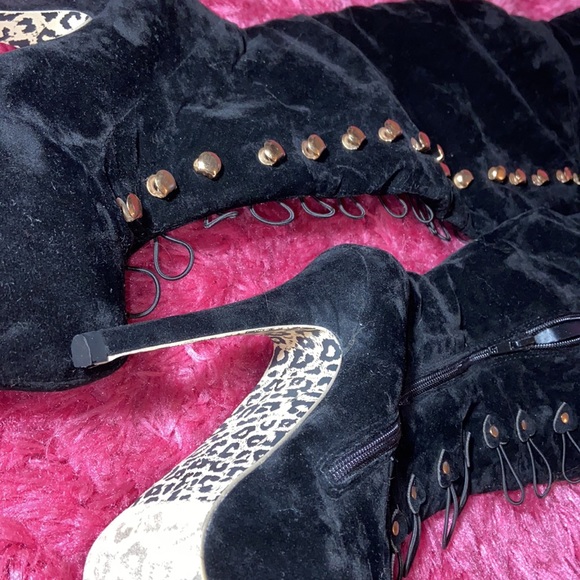 Over the knee boots with front elastic straps - Picture 3 of 6
